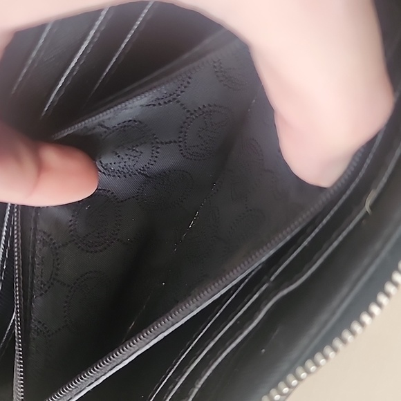 Michael Kors Women's Jet Set Travel Logo Continental Leather Zip Around Wallet - Picture 8 of 8